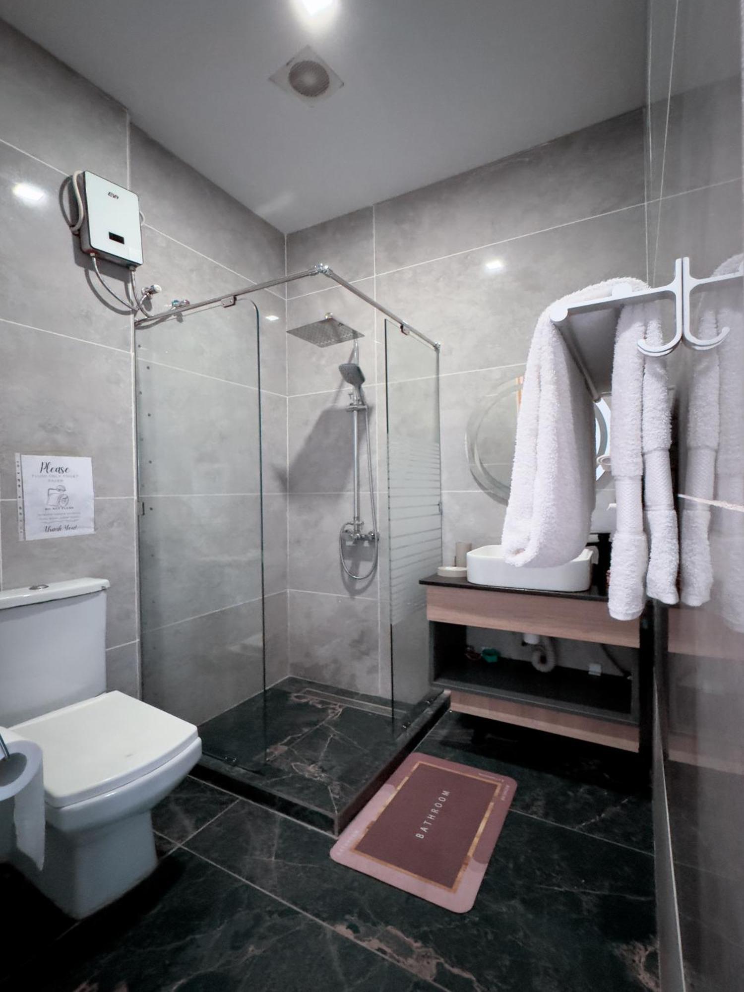 Euro Homes Hotel Accra Exterior photo